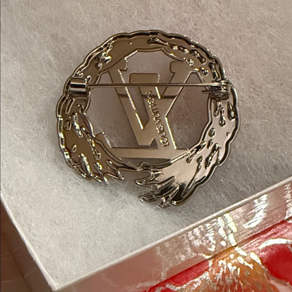 Silver Fashion Jewelry Logo Brooch - Picture 7 of 10